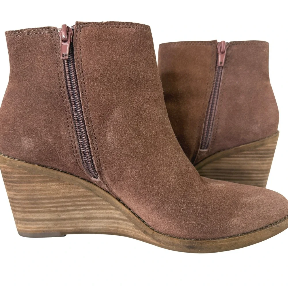 Frye and Co Wedge Booties Womens 7 Brown Suede Pointed Toe Ankle Boots